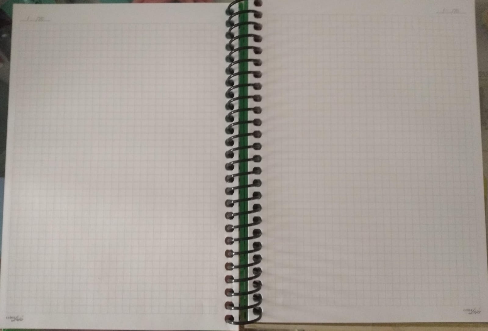 17*24 80Yaprak Kareli Cute Pets Sert Kapak Beyaz Defter